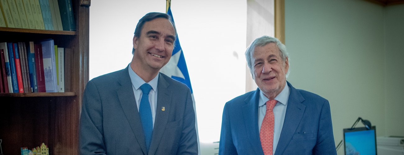 Canciller se reúne con gobernador regional de Magallanes y la Antártica Chilena