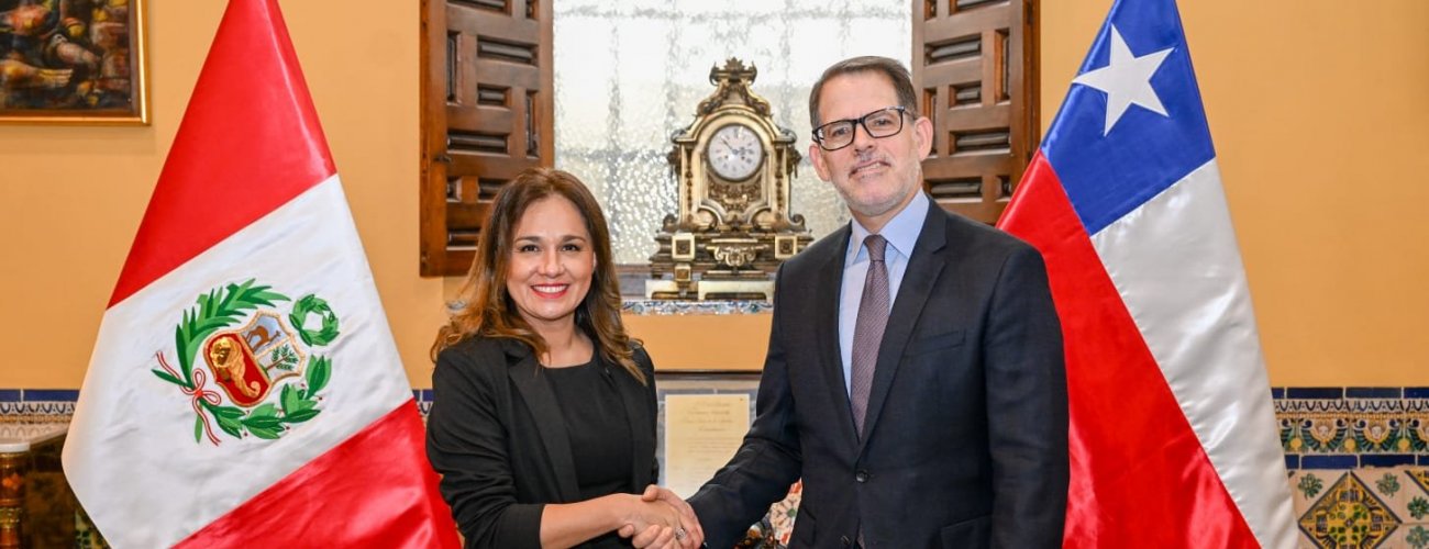 Subsecretaria Gloria de la Fuente sostiene reunión de trabajo con su par de Perú para reforzar colaboración en materia migratoria