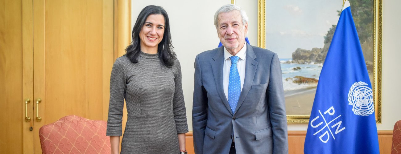 Canciller Alberto van Klaveren se reúne con Directora Regional del Programa de Naciones Unidas para el Desarrollo