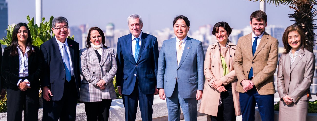 Canciller Alberto van Klaveren y Ministro de Asuntos Exteriores de Japón firman acuerdo en ciencia, tecnología e innovación