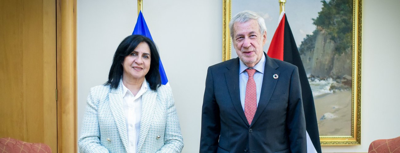 Canciller Alberto van Klaveren se reúne con la Embajadora del Estado de Palestina en Chile