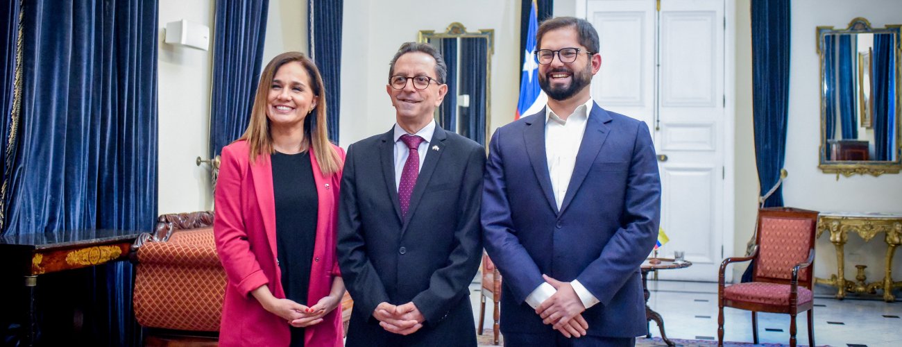 Canciller (s) Gloria de la Fuente acompaña al Presidente Gabriel Boric en recepción de cartas credenciales de nuevos Embajadores y Embajadoras en Chile