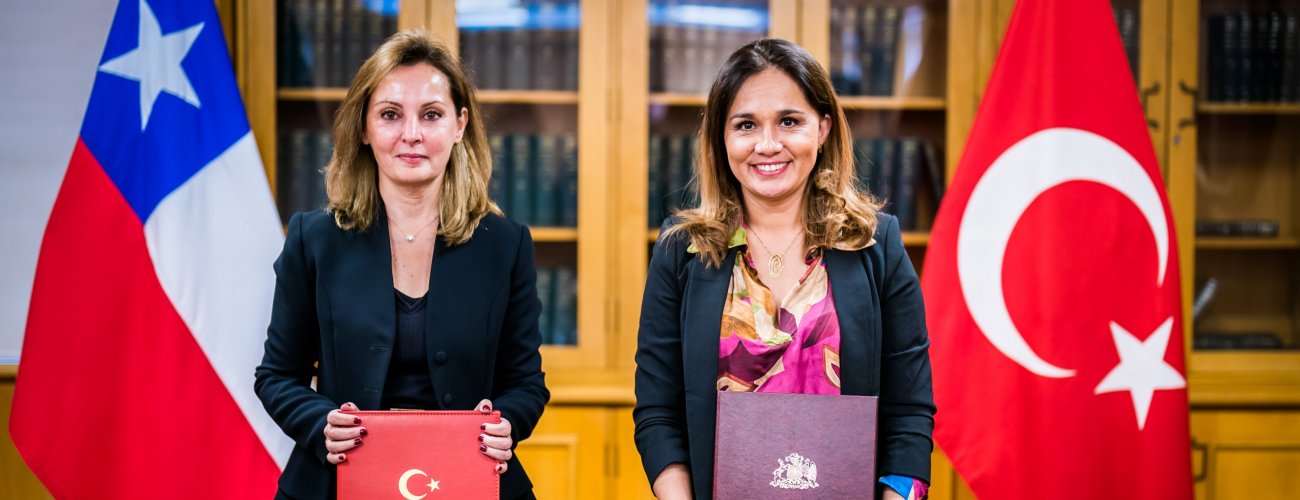 Chile firma un Memorándum de Entendimiento con Türkiye sobre cooperación antártica