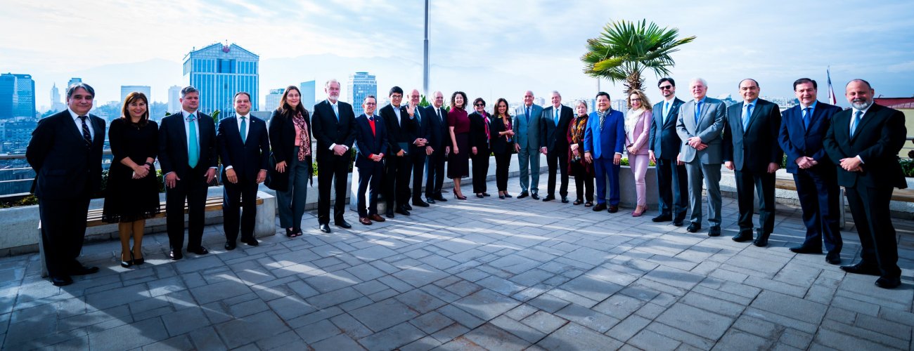 Canciller Alberto van Klaveren encabeza reunión de trabajo con embajadores de Latinoamérica