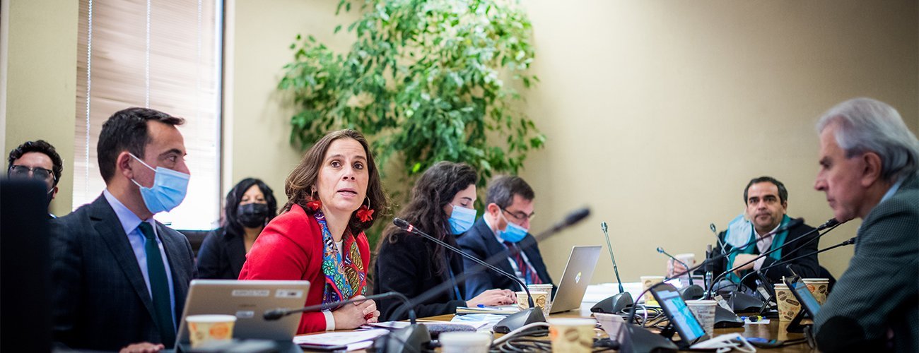 Canciller Antonia Urrejola asiste a la Comisión de RREE del Senado