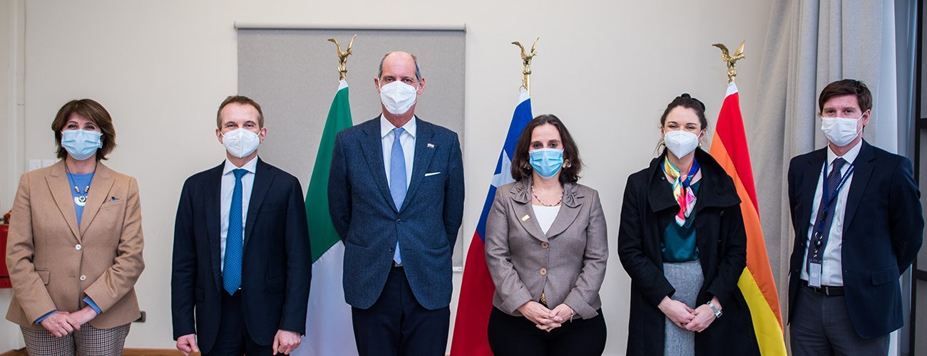 Canciller Antonia Urrejola se reúne con el Enviado Especial de Italia para los Derechos Humanos de las Personas LGBTIQ+