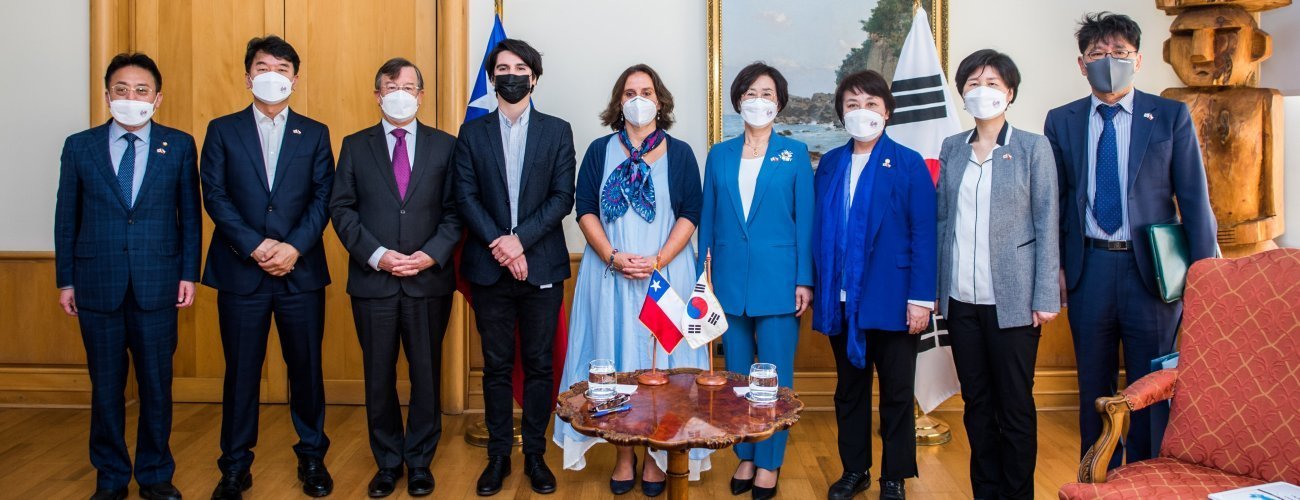 Canciller Antonia Urrejola se reúne con la Vicepresidenta de la Asamblea Nacional de la República de Corea