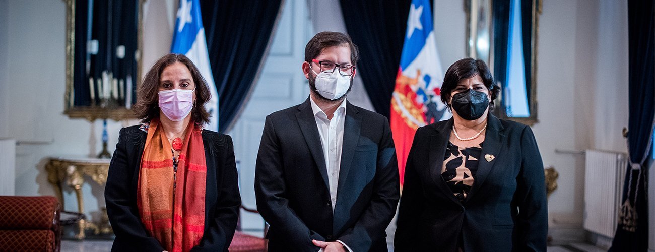 Canciller Antonia Urrejola acompaña al Presidente en recepción de cartas credenciales