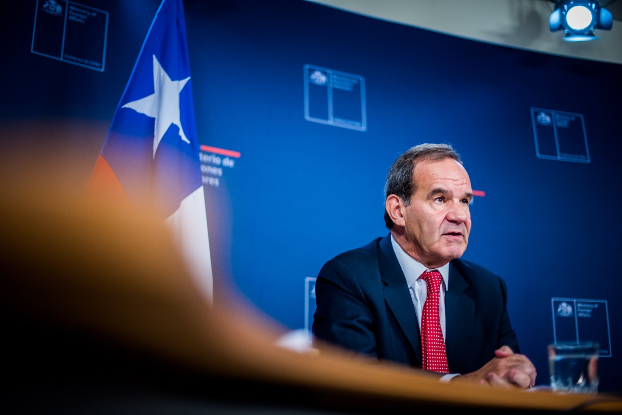 Ministro Allamand participa en III Reunión Ministerial del Foro Celac-China
