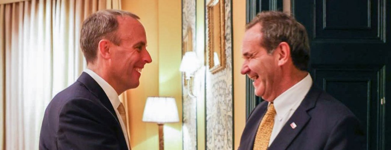 Canciller Allamand se reúne con su par Dominic Raab en Inglaterra y abordan recuperación post pandemia y cambio climático
