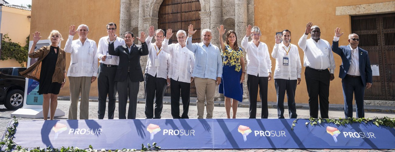 Ministro Andrés Allamand asiste a la III Cumbre de Prosur en Colombia