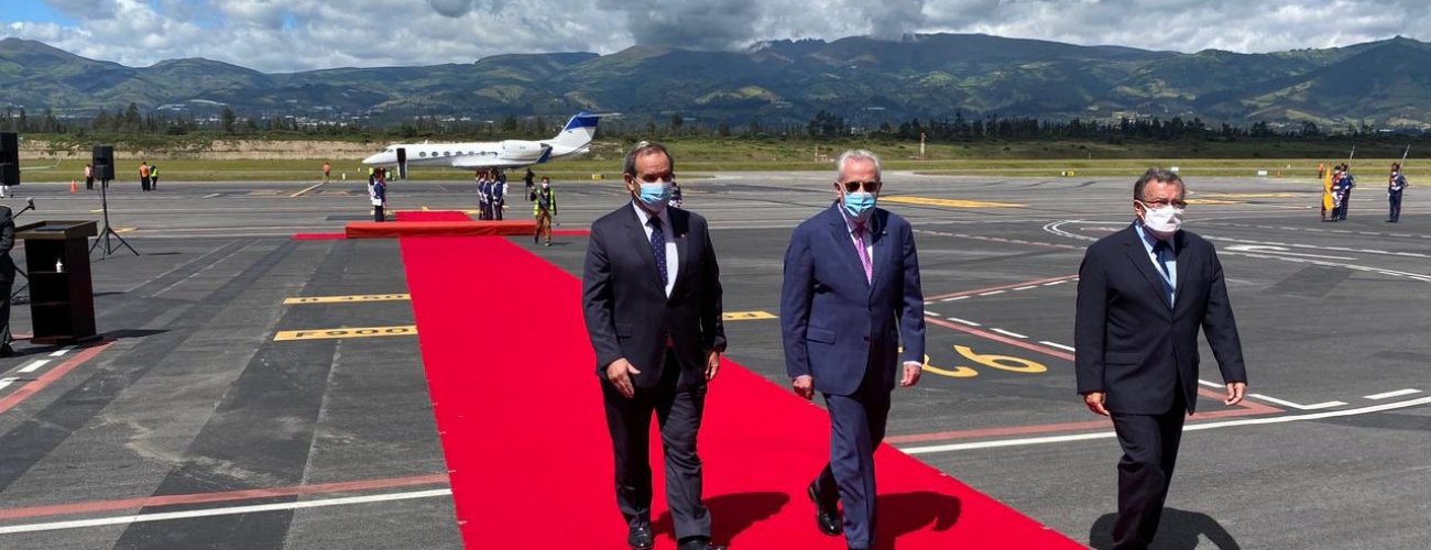 Ministro Allamand llega a Ecuador para asistir a cambio de mando