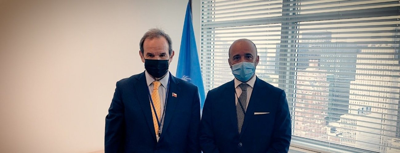 Canciller Allamand entrega la Carta Náutica N°8 que establece los límites marítimos de Chile