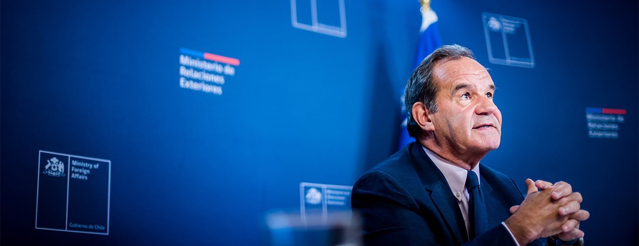 Ministro Allamand destaca rol de Chile en la conservación del océano y el combate al cambio climático