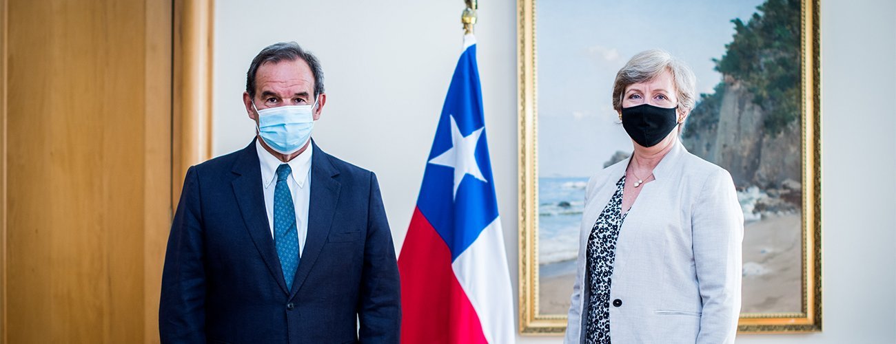 Canciller Allamand se reunió con la Embajadora del Reino Unido en Chile