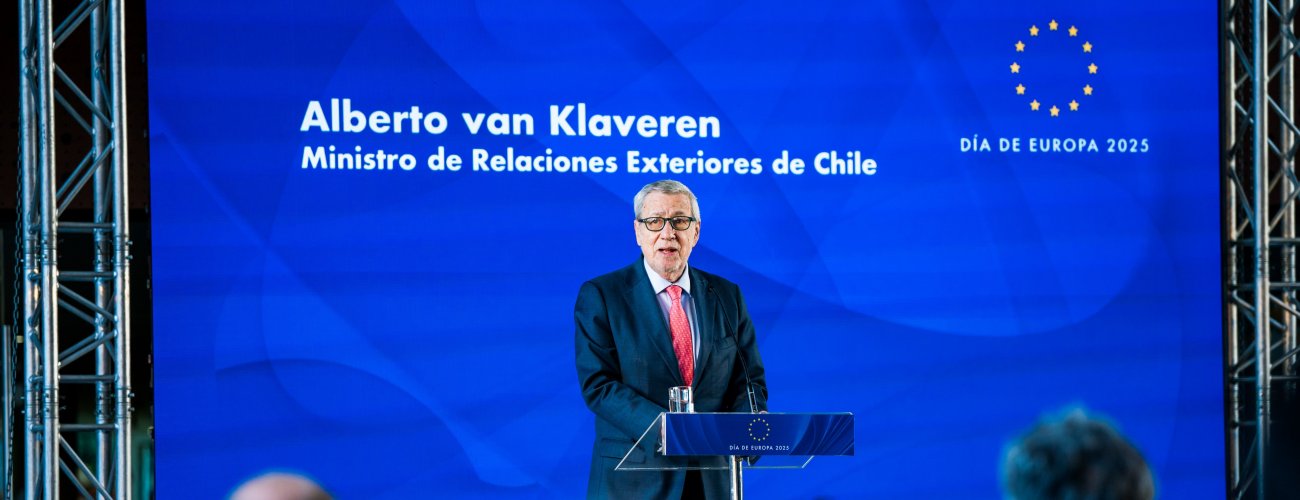Ministro van Klaveren participa en conmemoración del Día de Europa