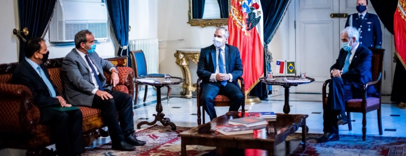 Canciller Allamand participa en recepción de Cartas Credenciales de nuevos Embajadores en Chile