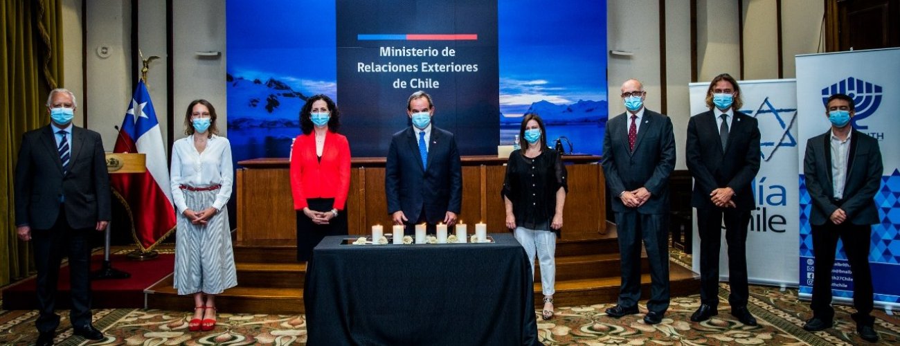 Ministro Allamand encabeza ceremonia del Día Internacional de Conmemoración en Memoria de las Víctimas del Holocausto