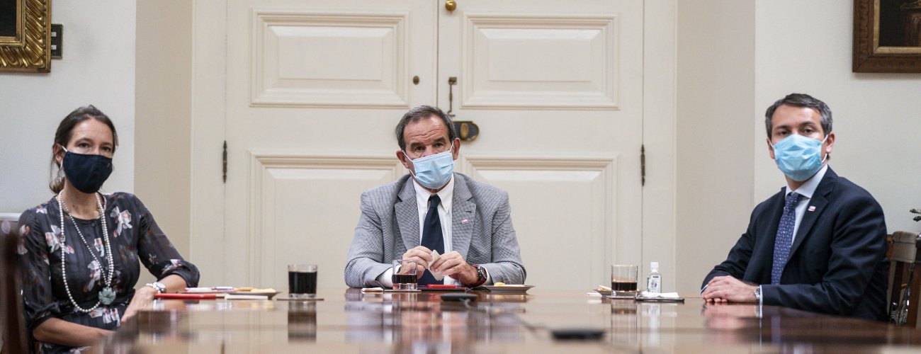 Canciller y Subsecretarios participan del saludo al cuerpo diplomático en Chile