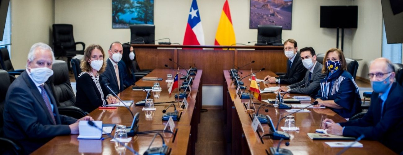 Subsecretaria Valdivia encabeza VII reunión de Consultas Políticas con España