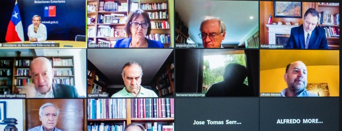Ministro Allamand encabeza sesión extraordinaria con el Consejo de Excancilleres