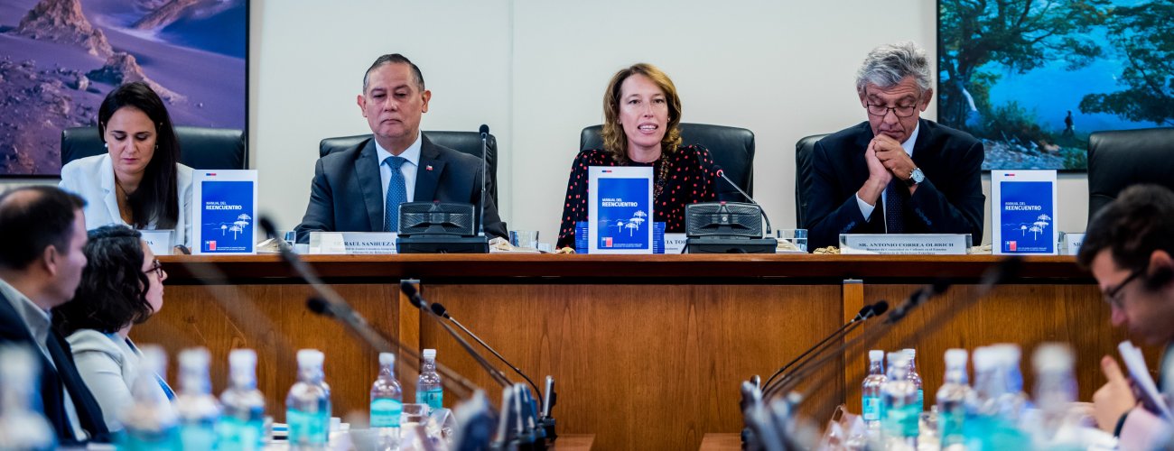 Sin título Subsecretaria Valdivia lanza Manual del Reencuentro en apoyo de los chilenos que buscan volver al país60108218