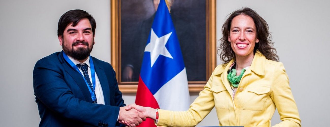 Cancillería y Fundación Chilenter anuncian convenio de cooperación para entrega de computadores a comunidades de chilenos en el exterior