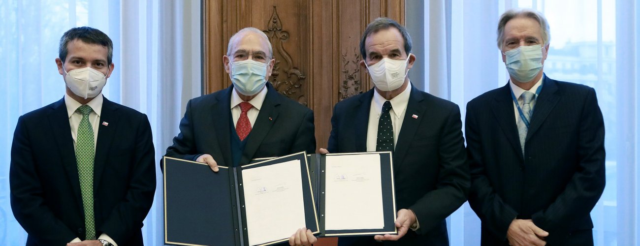 Gobierno y Ocde firman acuerdo de acompañamiento técnico para el proceso constitucional de Chile