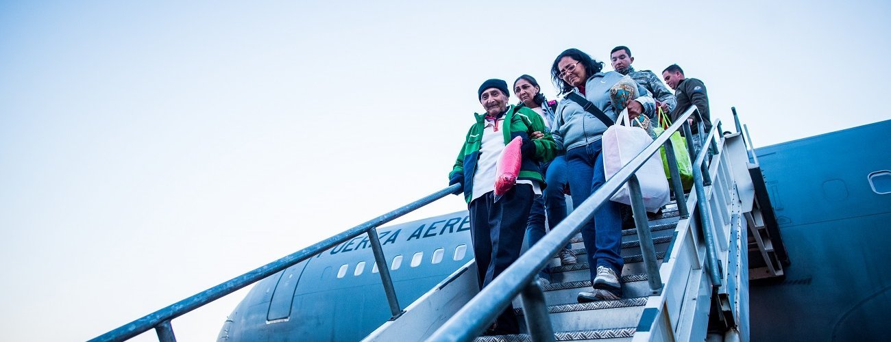 Séptimo Vuelo Esperanza llegó a Chile con 120 compatriotas