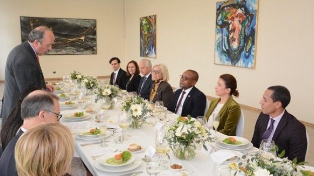 Subsecretario de Relaciones Exteriores (S) encabeza despedida del Embajador de Sudáfrica en Chile