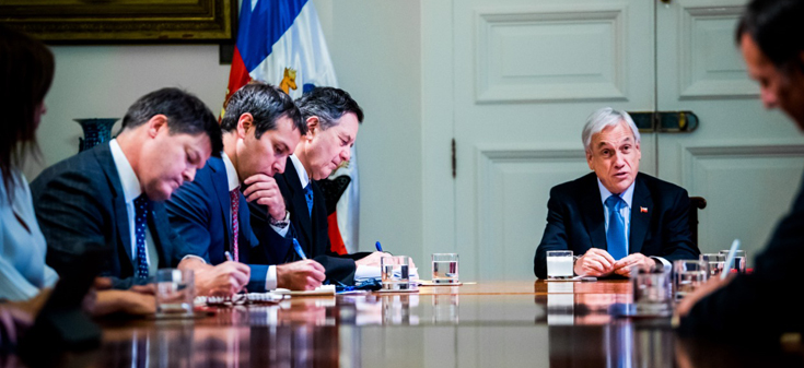 Ministro Ampuero participa en reunión del Presidente de la República con el Consejo Asesor Empresarial de APEC