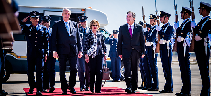 Canciller Ampuero recibe a Reyes de Noruega en inicio de visita de Estado