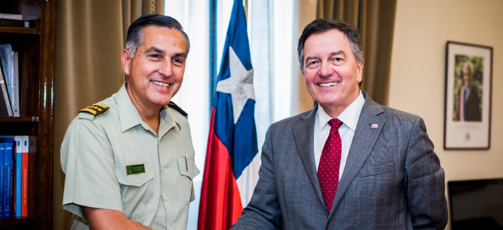 Canciller recibe al General Director de Carabineros