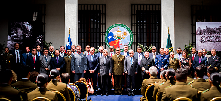Canciller asiste a ceremonia de condecoración a Carabineros por su rol en el Conflicto del Beagle
