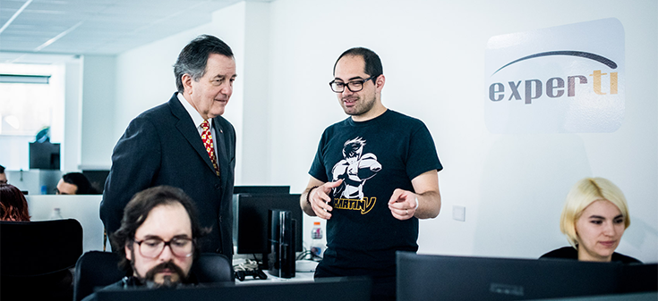 Ministro Ampuero destaca emprendimientos digitales con miras a APEC 2019