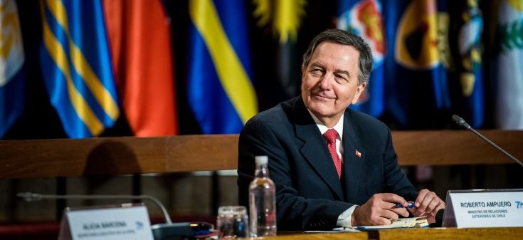 Canciller Ampuero participa en reunión de ministros de la APEC
