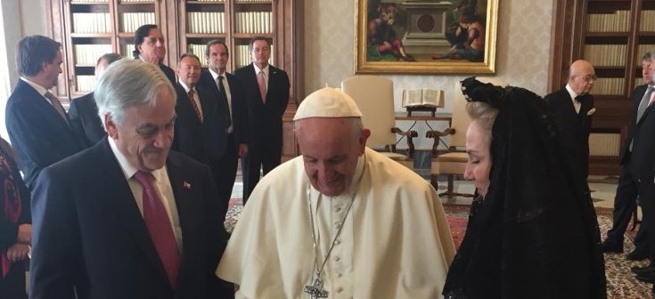 Canciller saluda al Papa Francisco