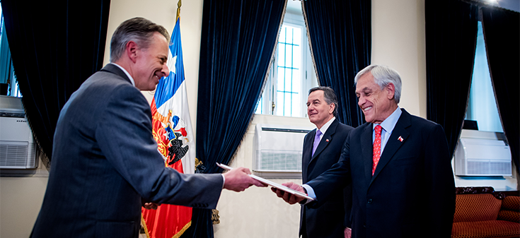 Ministro Ampuero participa en recepción de cartas credenciales de embajadores