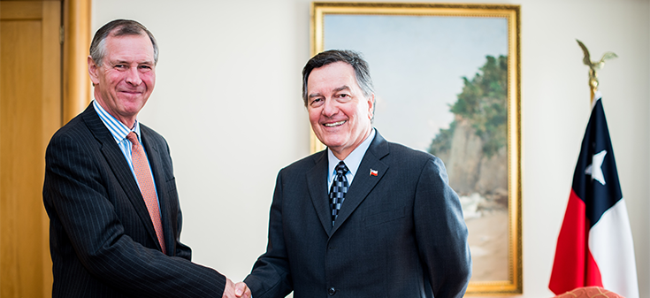 Canciller Ampuero se reúne con nuevo Embajador de Reino Unido en Chile