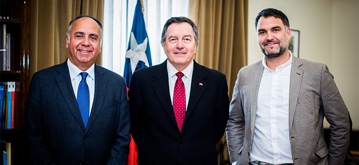 Ministro Ampuero se reúne con jefes de bancada de Chile Vamos