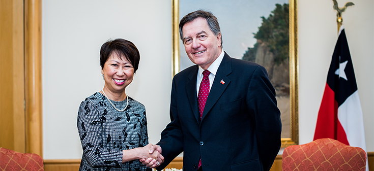 Canciller Ampuero sostiene reunión de trabajo con Embajadora de Singapur, Siak Ching