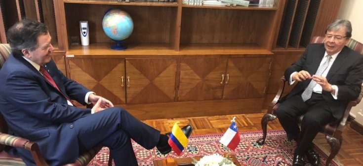 Ministro Ampuero se reúne con Canciller de Colombia