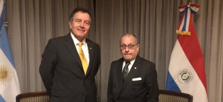 Ministro se reúne con su par de Argentina
