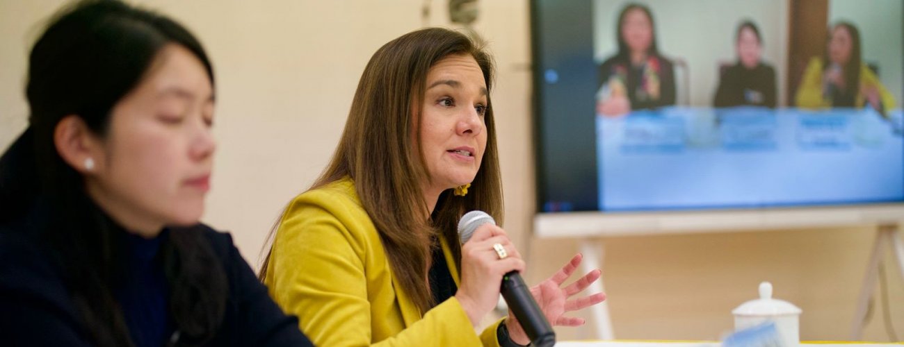 Subsecretaria expone sobre los avances en igualdad de género y destaca el trigésimo aniversario de la Declaración de Beijing