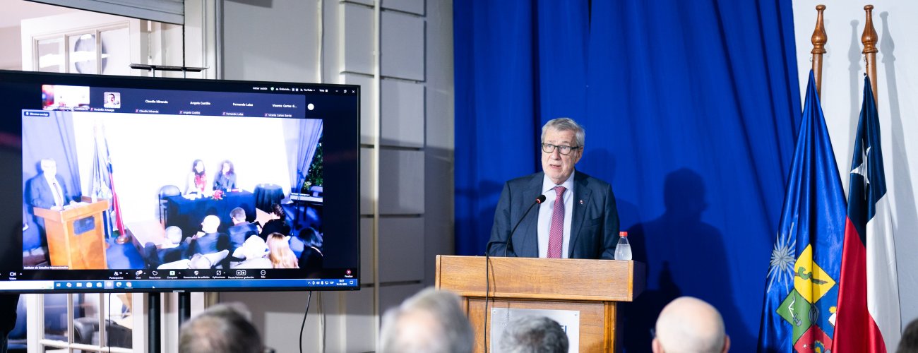 Canciller inaugura año académico del Instituto de Estudios Internacionales de la Universidad de Chile