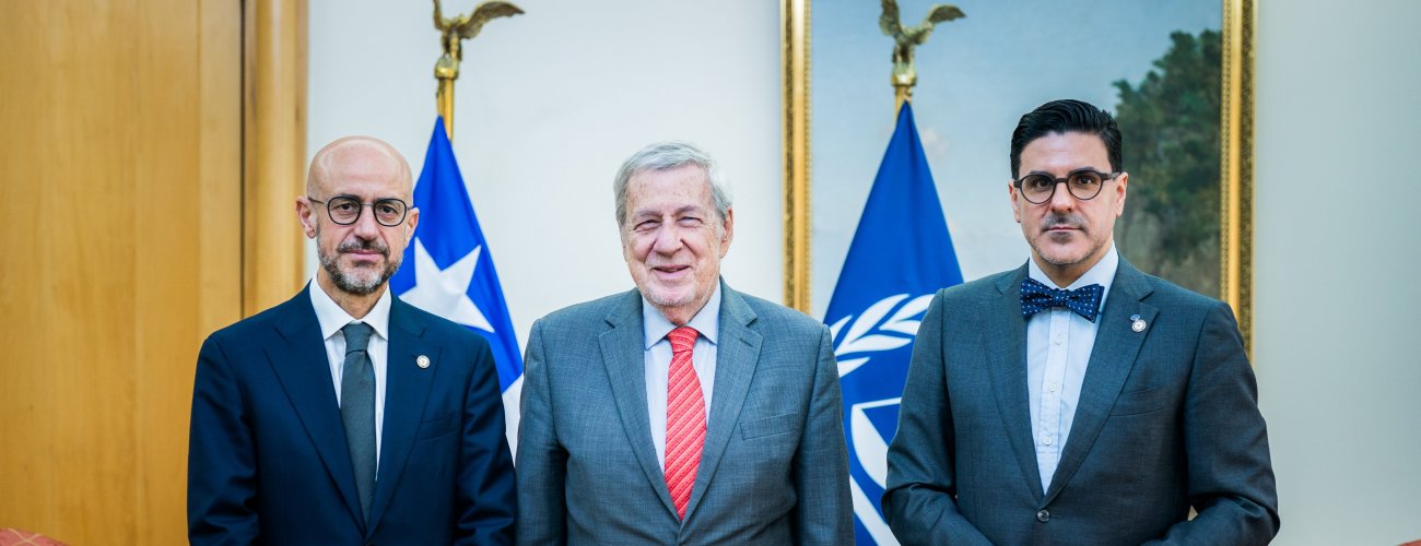 Canciller se reúne con autoridades de la Corte Penal Internacional y destaca el compromiso de Chile con la labor que desarrolla dicho tribunal