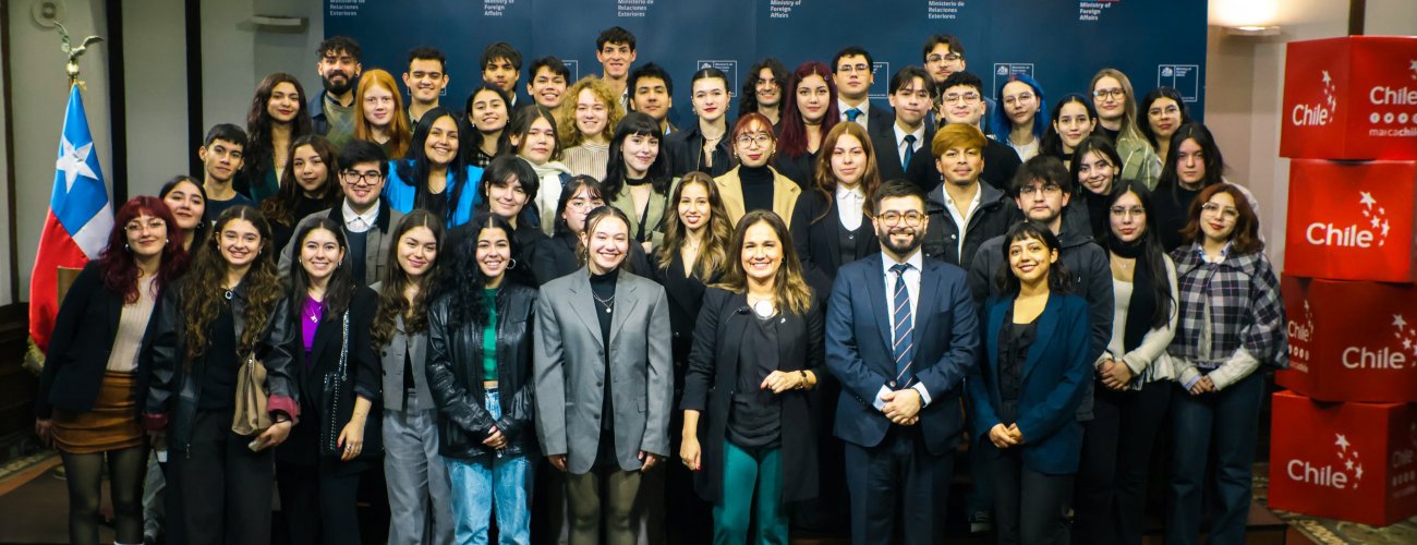 Subsecretaria realiza clase magistral “Política Exterior de Chile, multilateralismo y asuntos globales”