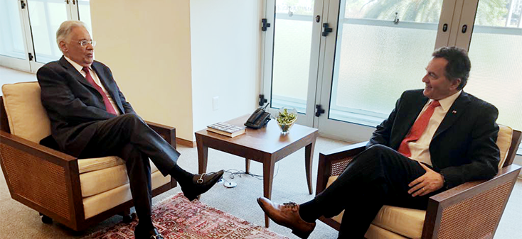 Canciller Ampuero se reúne con el expresidente de Brasil, Fernando Henrique Cardoso