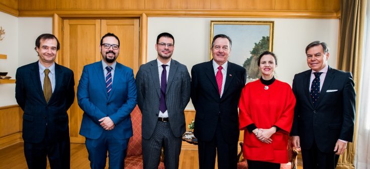 Canciller se reúne con nueva directiva de la Asociación de Diplomáticos de Carrera