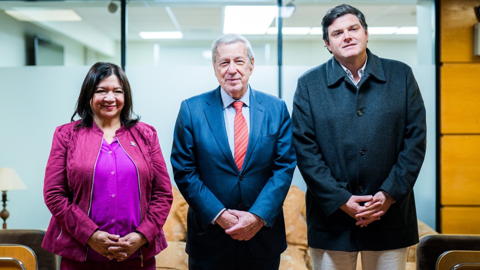 El ministro de Relaciones Exteriores se reúne con directiva de la Asociación Chilena de Municipalidades